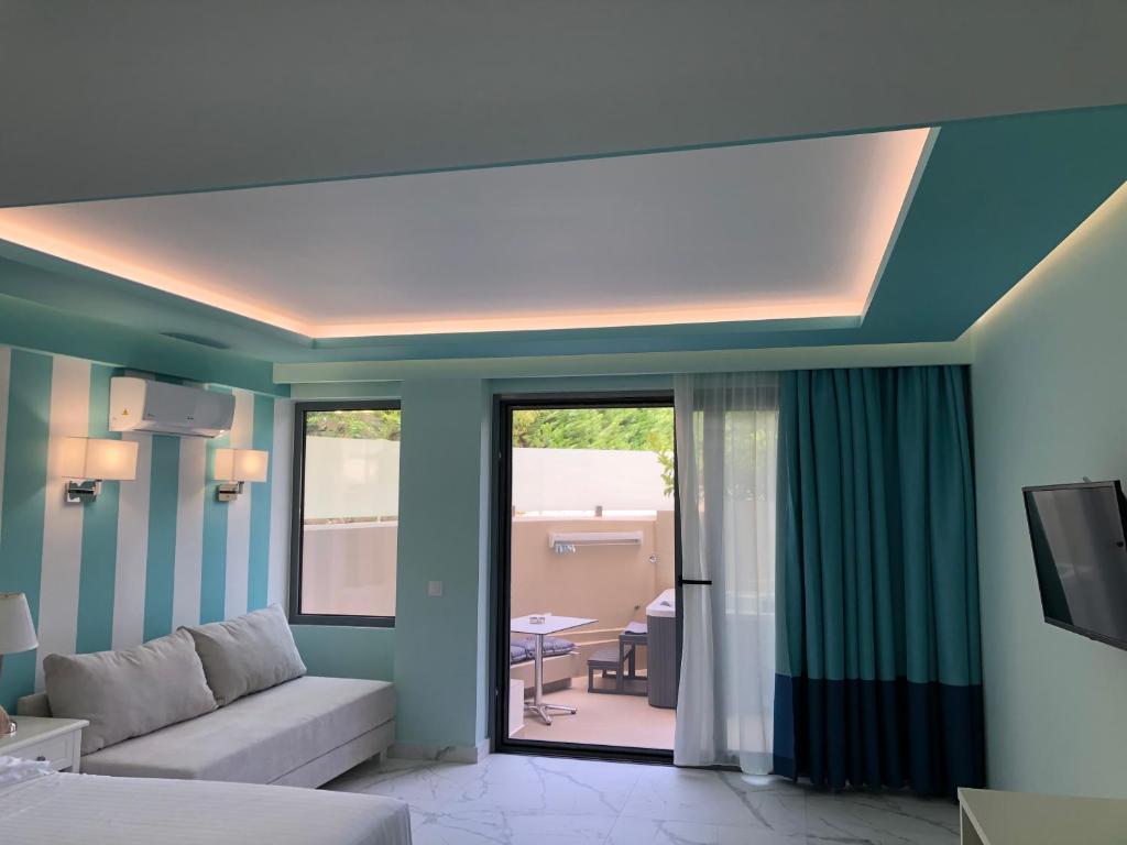 Agios Gordios Beach Resort 