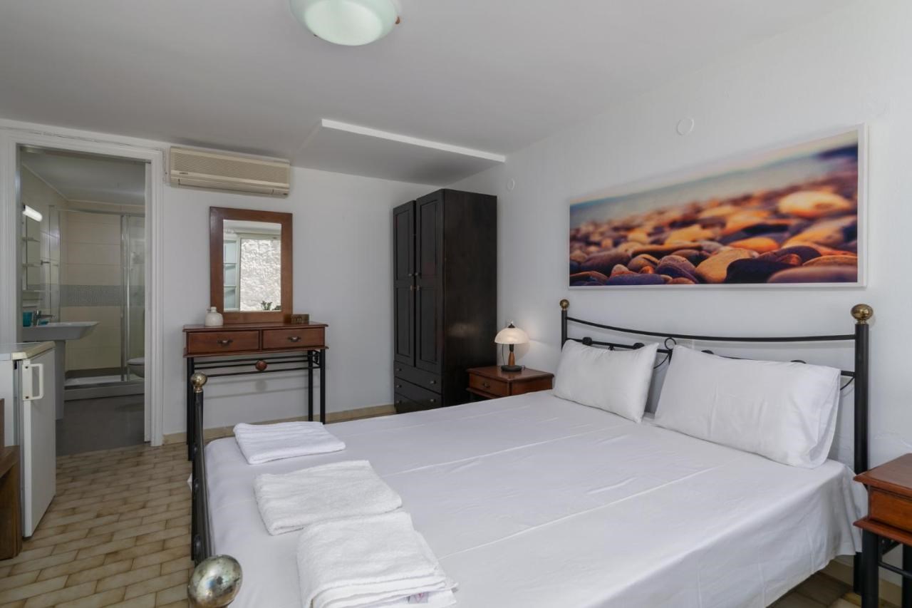 Areti Milos Guesthouse  - pic #7